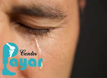 علت آبریزش چشم در بزرگسالان